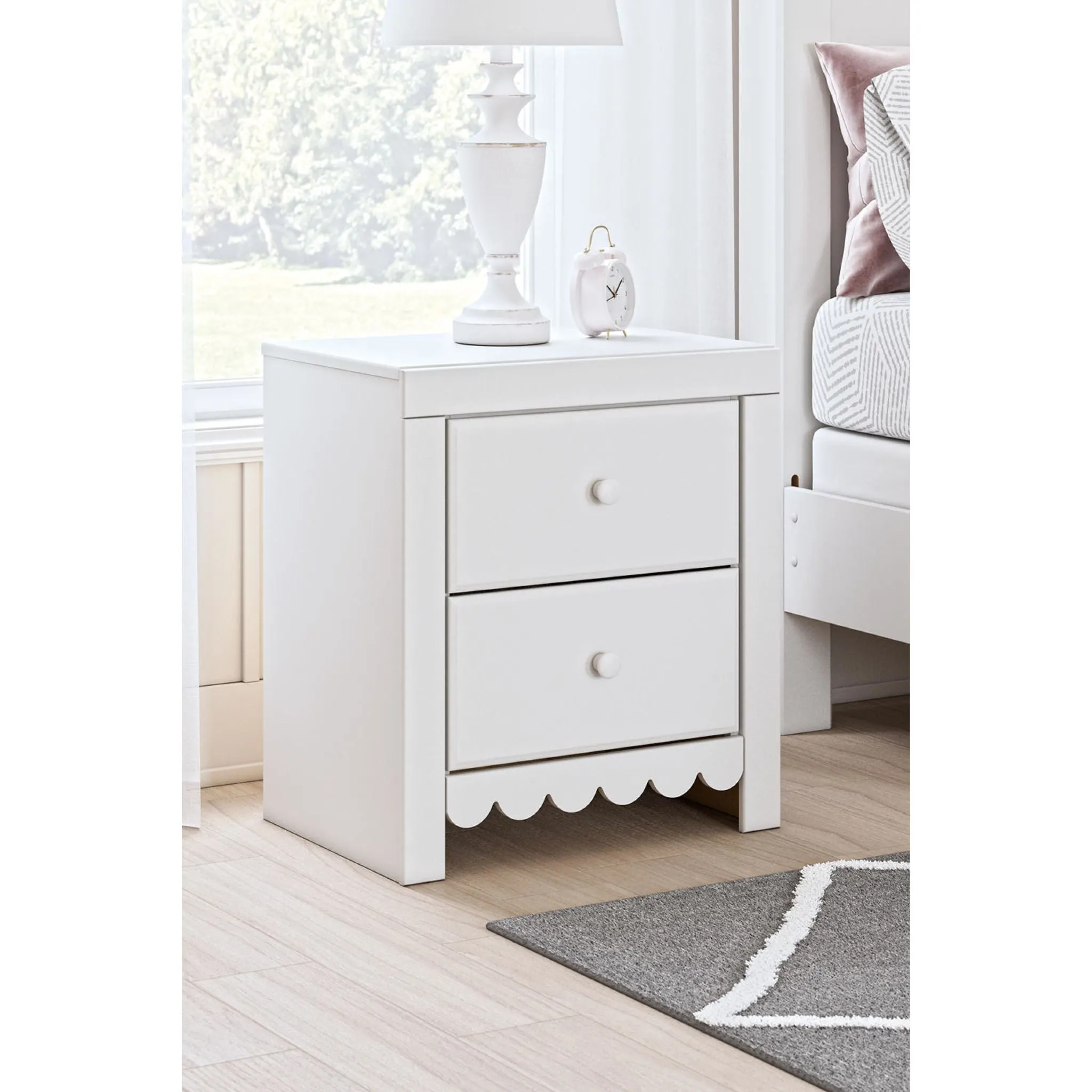 Mollviney Nightstand